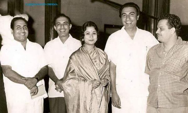 Mohammad Rafi, Talat Mehmood, Indrani Mukherjee, Sahir Ludhianvi and N Dutta (picture courtesy: Bollywoodirect)