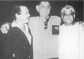 Anand Bakshi with Laxmikant Pyarelal(Pic courtesy: hindilyrics.net)