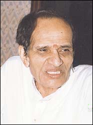 Kalyanji Veerji Shah was assistant to Hemant Kumar in Nagin and created the famous been tune of the movie
