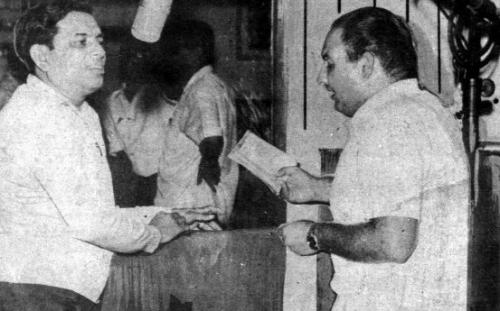 Mohammad Rafi recording a song with the music director Ravi (Pic courtesy: www.hamaraphotos.com)