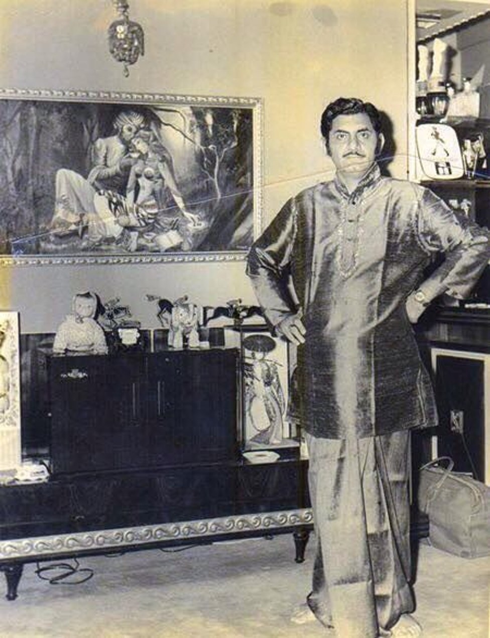 Anand Bakshi at his home (Pic courtesy: www.thequint.com)