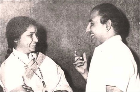 Asha Bhosle with Mohammad Rafi (Pic courtesy: proaudience.com)