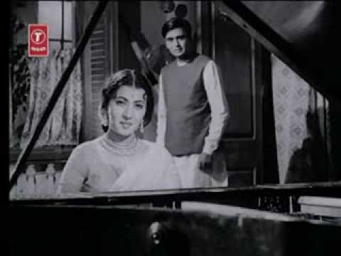 A scene from the movie Nartaki starring Nanda and Sunil Dutt