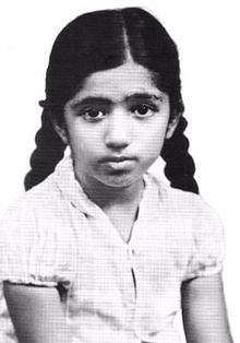 Childhood photo of Lata Mangeshkar (Pic courtesy: wn.wikipedia.org)