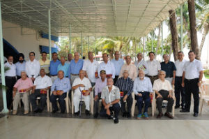 (Octogenarians of 2015 AGM with the Navy Foundation (Mumbai) office-bearers.