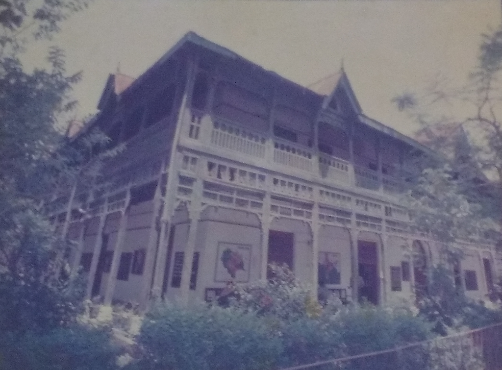 vijay-high-school-mandi-old-building