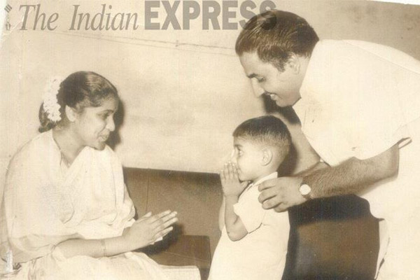 Asha Bhosle, Mohammad Rafi and his 3 year old son Hamid Rafi (Munna)