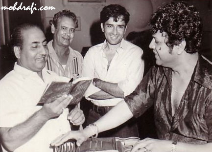 Mohammad Rafi with Hasrat Jaipuri, Shashi Kapoor and Jaikishan